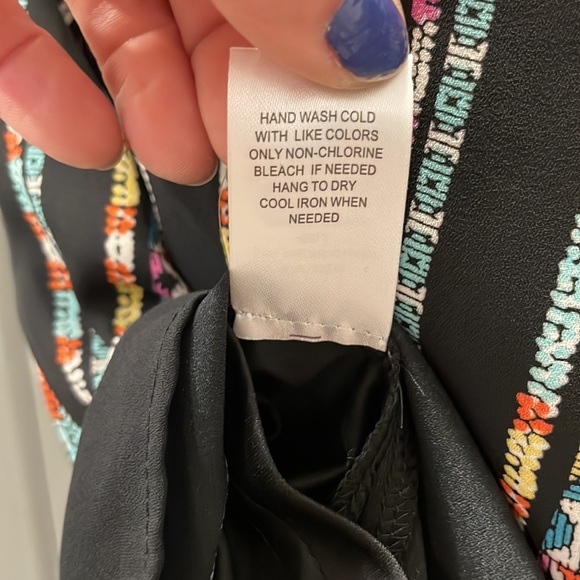 New dress size small - Picture 5 of 5